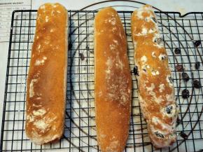 一款我觉得还可以的蔓越莓全麦面包棍就完成了。