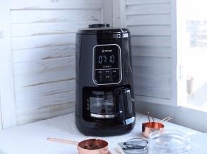 东菱全自动咖啡机插上电源