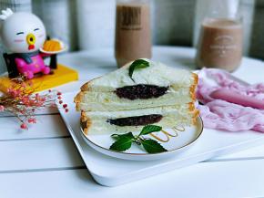 搭配的紫米面包！