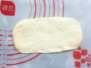 翻面压薄底边。