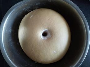 手指蘸面粉戳洞不回缩不塌陷就可以，千万不要发过了，发过了蒸好的馒头会发酸