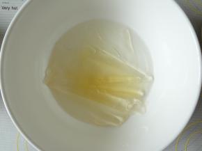 吉利丁片提前用冰水泡软