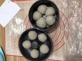 全部包好码在模具上