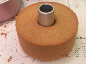 手工脱模或借助脱模刀