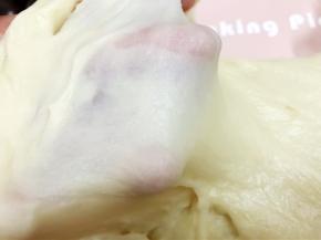 水油皮揉至能拉出薄膜