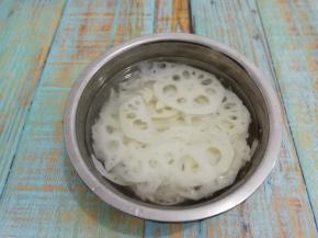 然后捞出放在凉开水中