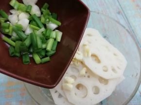 加入小葱碎