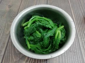 然后捞出沥干水分