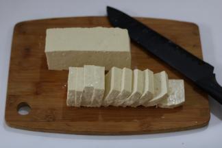 将豆腐切片