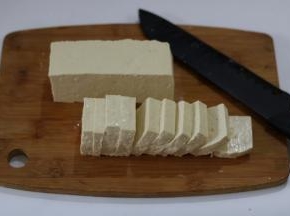 将豆腐切片