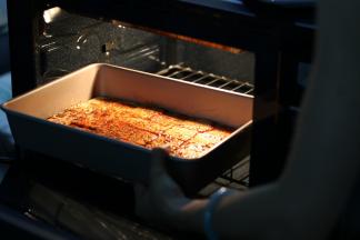 烤箱预热180℃ 放入烤盘，烘烤20分钟