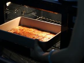 烤箱预热180℃ 放入烤盘，烘烤20分钟
