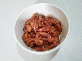 抓匀腌制5分钟