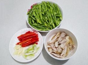 所有食材如上图切好