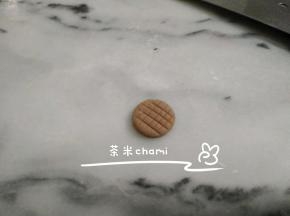 每个圆形，再刀切出线条，如图。