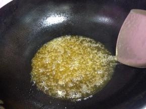 转小火继续熬