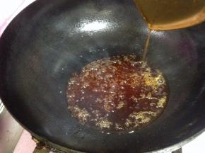 直到糖色变成琥珀色