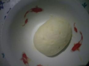 和成光滑面团盖保鲜膜松弛20分钟