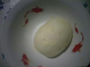 和成光滑面团盖保鲜膜松弛20分钟