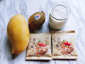 准备做水果酸奶麦片啦！