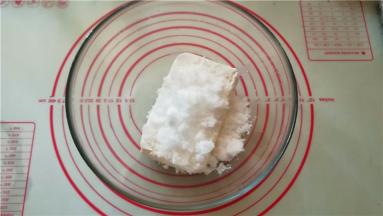 奶油奶酪加入白糖