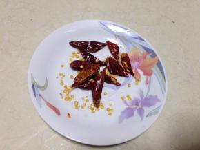 干辣椒剪成段