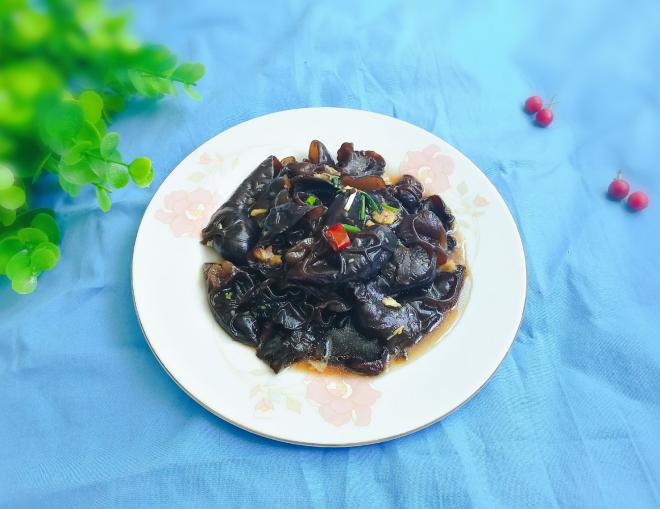 小葱蒜泥黑木耳