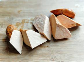 再滚刀切小块。