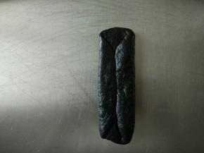 两边像中间对折。