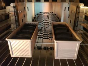 烤箱提前预热170度35分钟。