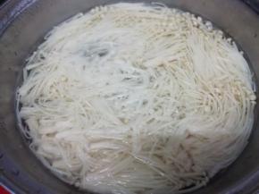 看到水再开时立即关火