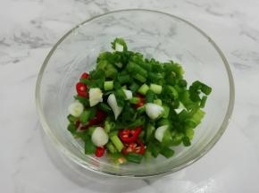 然后放入碗中