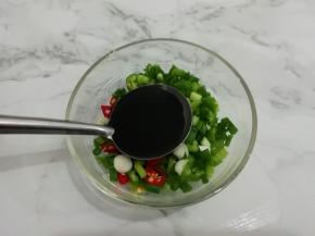 加入一勺生抽
