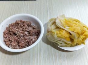 猪肉我买的时候请师傅帮忙剁的呦~。