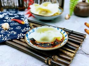 还可以调一碗调味汁。