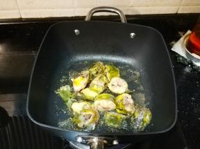煎至肉紧实