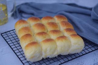 烤好取出脱模晾至手温密封保存