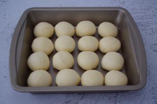 再次揉圆放入不沾烤盘