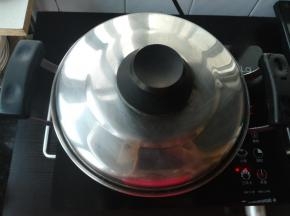 然后盖上盖子，大火煮。