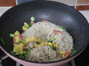 放入面条