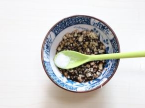 加1盐，2勺醋