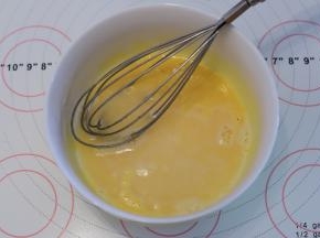 再加入纯净水，搅拌至糖化