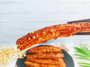 刚出锅的，非常酥脆，待过了夜就是软的了。