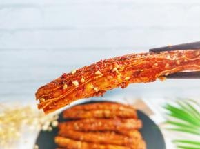 刚出锅的，非常酥脆，待过了夜就是软的了。
