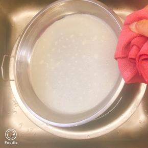 立即取出放入凉水盆里