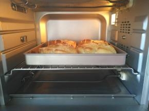 放入预热好的烤箱中下层上下火180度16分钟