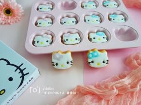 眼睛和胡须我用的是巧克力，