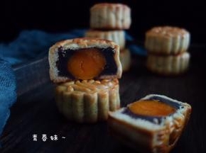 热的月饼也很好吃哦！
