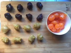 红豆沙和白莲蓉各25克