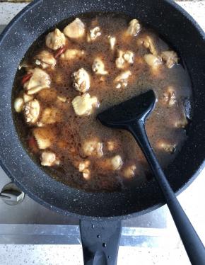 放入热水，烧开